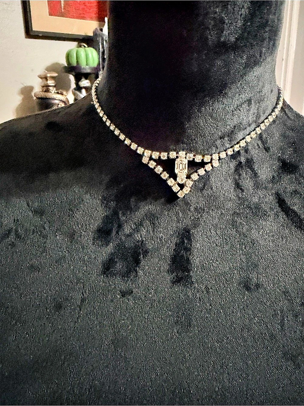 Vintage mid century modern clear rhinestone costume jewelry necklace in GUC